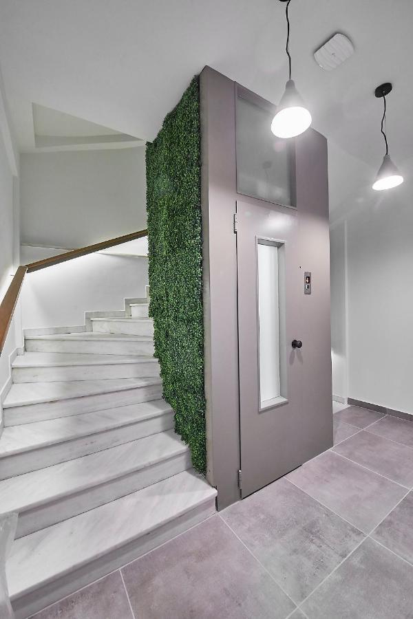 Live In A Funky & Renovated Studio Near Acropolis Athens Exterior photo